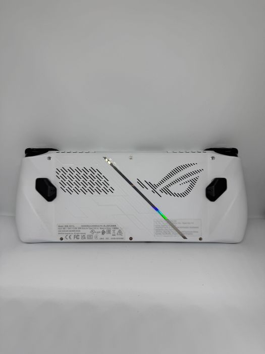 ROG Ally Z1 Extreme с нова 74Wh батерия