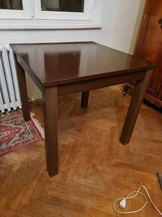 Masă living pentru spatii mici