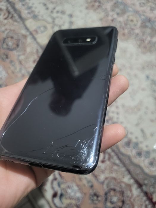 Обменяю 2 телефонa на 1