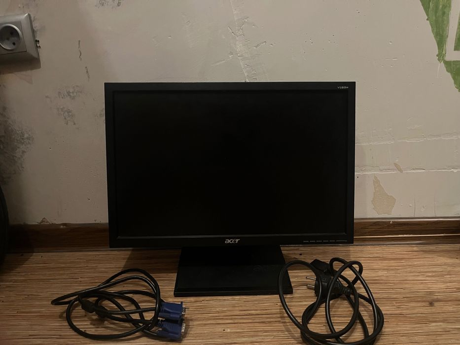 Монитор ACER V193Wb 19″, рабочий, с кабелями