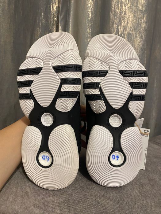 Adidas Pantofi sport unisex Trae Young 2 Super Villain