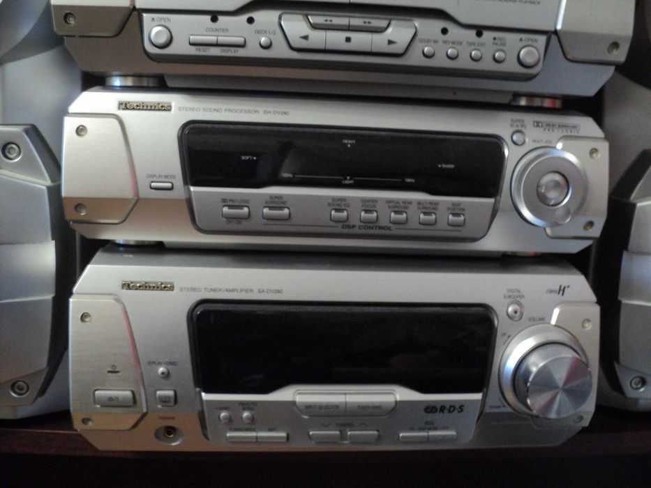 Boxe camera SHWA si combina Technics completa + telecomanda