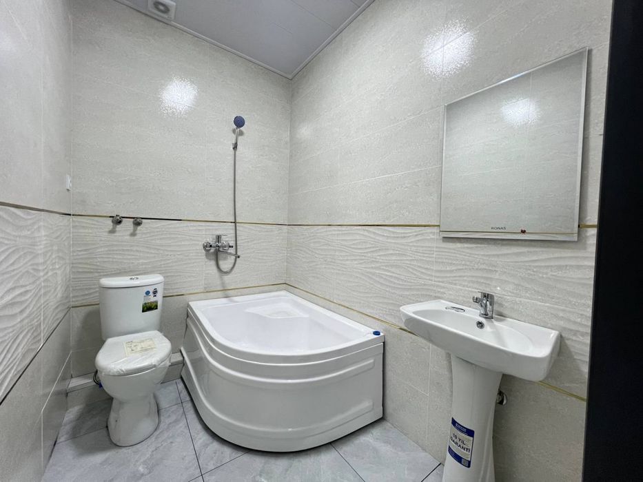 Продается 3х квартира на 8 этаже лифт имеется (ор Аэропорт)