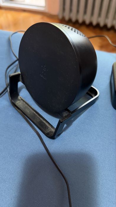 Продавам безжично зарядно belkin boost charge 10w
