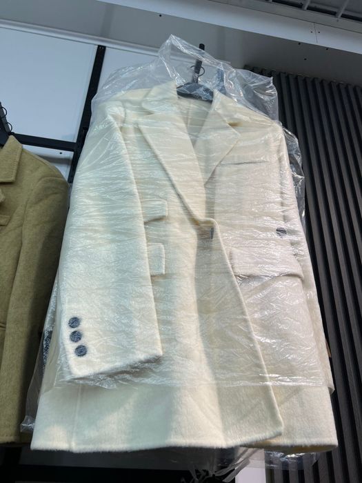 Продам пальто новое