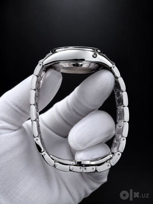 Cartier — Premium Watch
