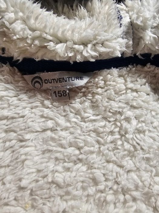 Продам кофточки для девочки.