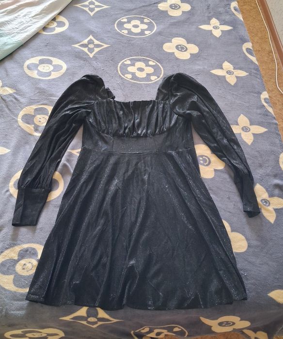 Продам платья модные