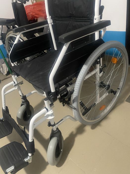 Продам инвалидную коляску