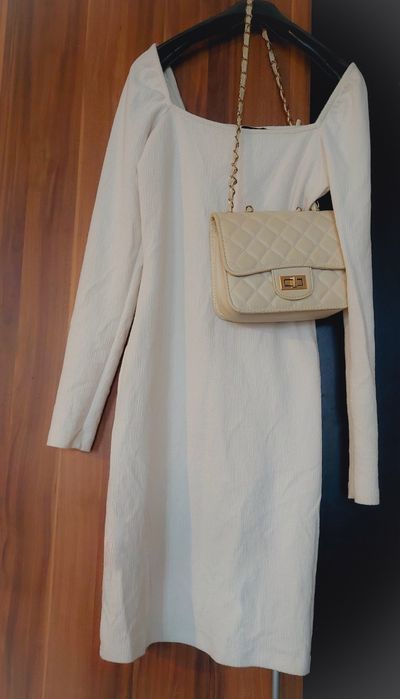 Елегантна рокля по тялото