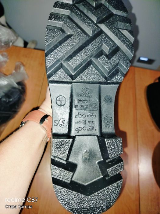 Работни ботуши водоустойчивичиви