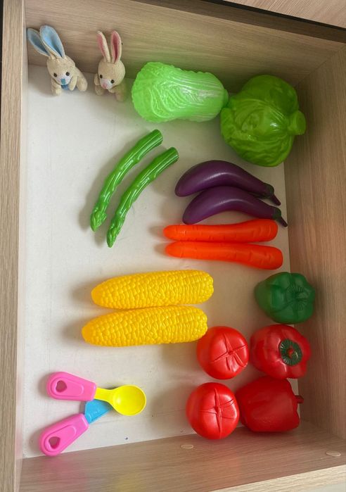 Продам кровать с ящиками для игрушек