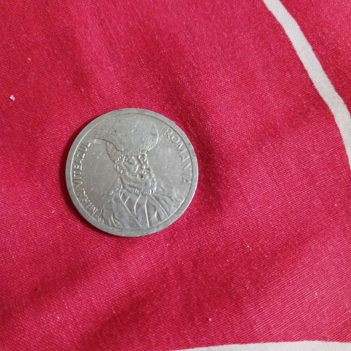 Vand moneda veche.