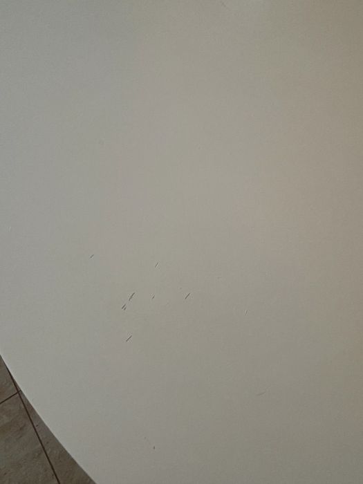 Masa si scaune albe