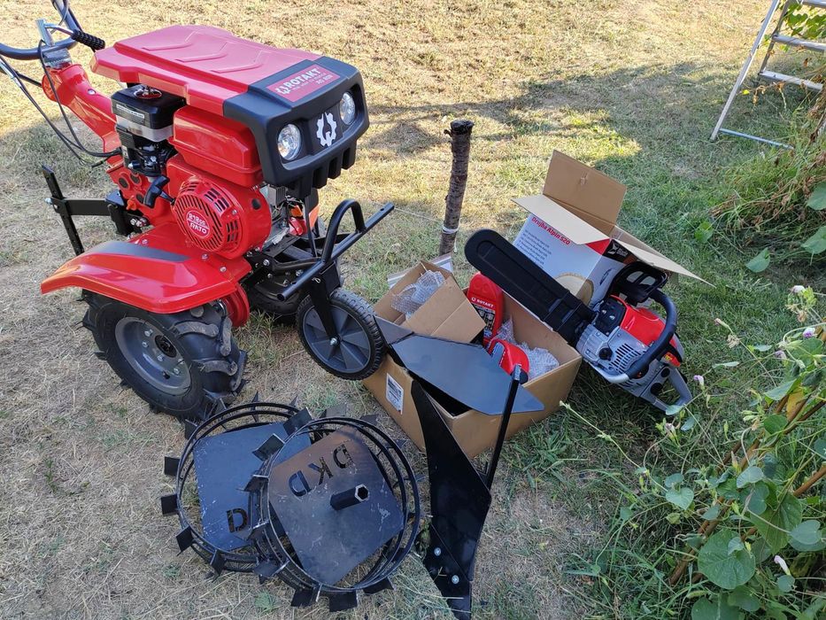 Reparații motocultoare generatoare  plăci compactoare mașini tuns iarb