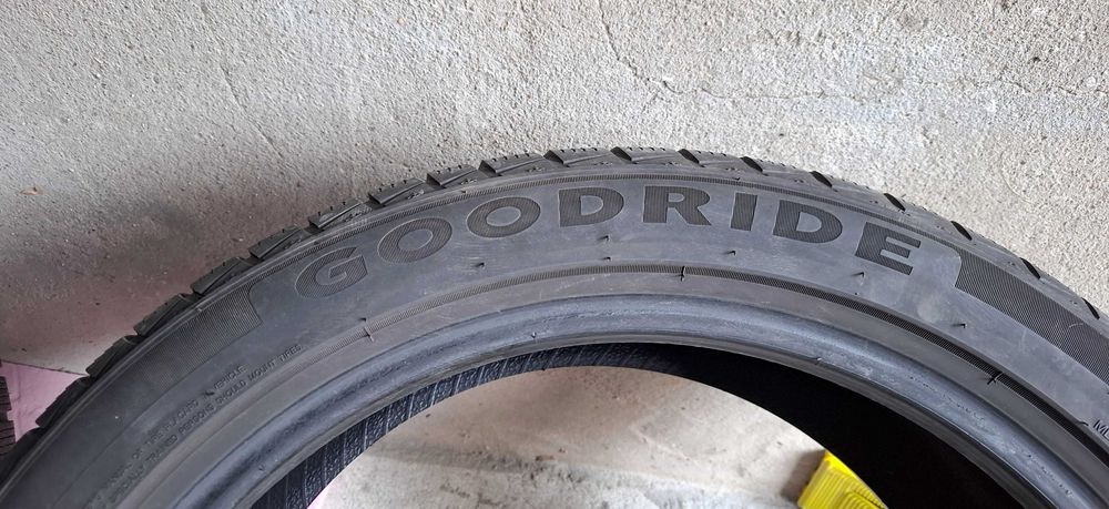 Зимни гуми Goodride Zuper Snow 225/45/18 95V