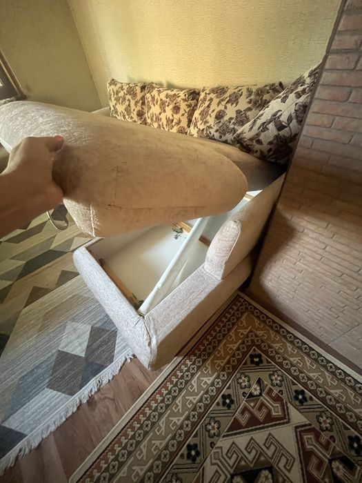 Продается диван угловой с креслом