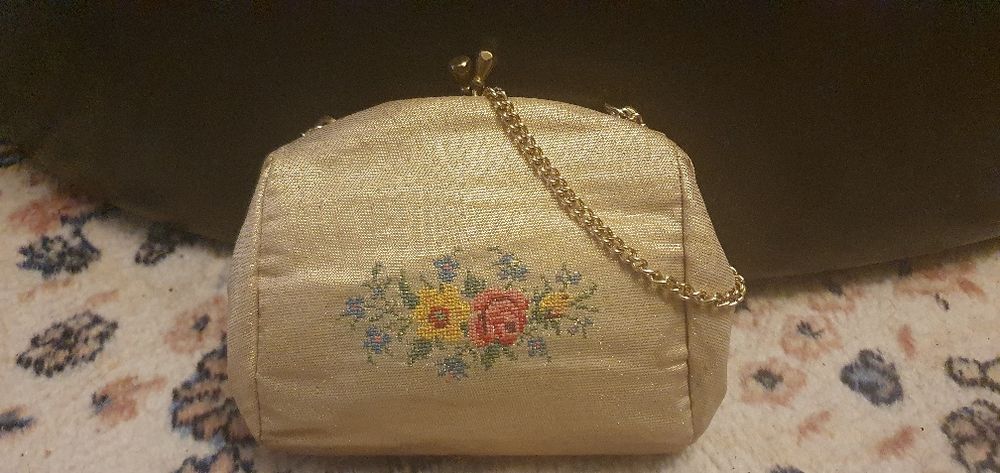 Poseta vintage aurie cu goblen