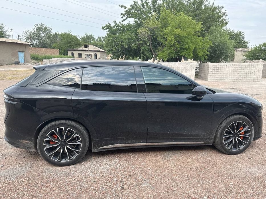 Zeekr 7X Fulli. AWD. Li 7 Li 6 o'rniga varyant.