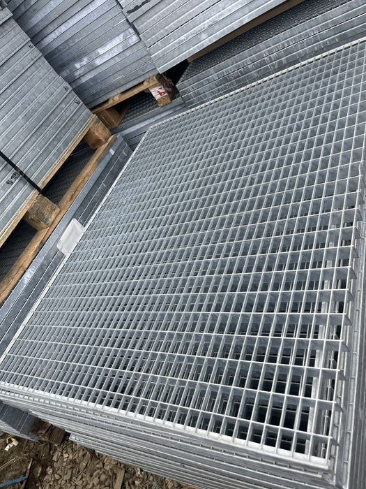 Trepte metalice zincate