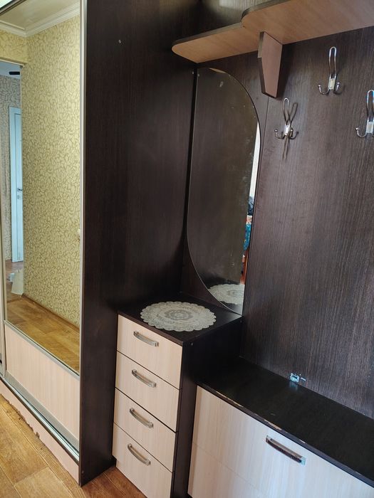 Продам срочно прихожую