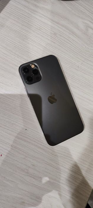 Iphone 12 pro  128 gb  72% емкость