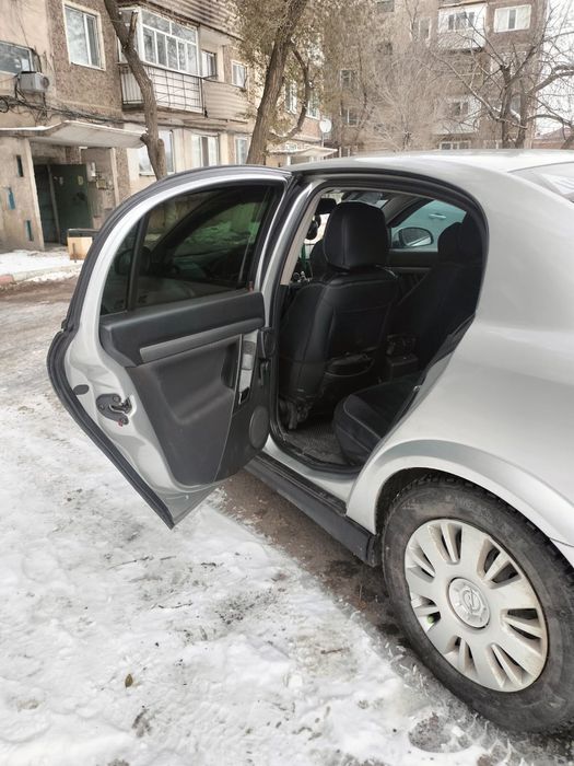 Продам машину Опель Вектра