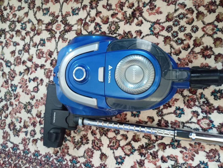 Пылесос Magna 2000 W в отличном состоянии