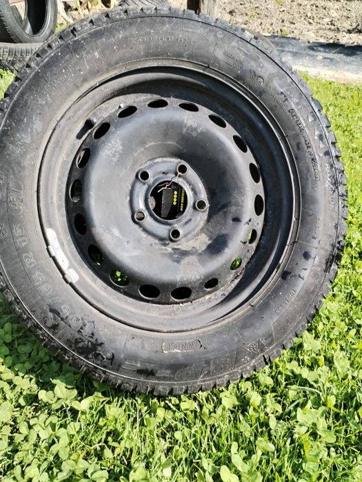 Vând 4 roti de renou Megan an fab 2012,