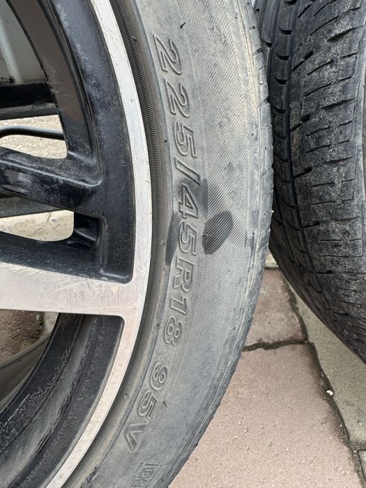 Продам диски R18 с шинами