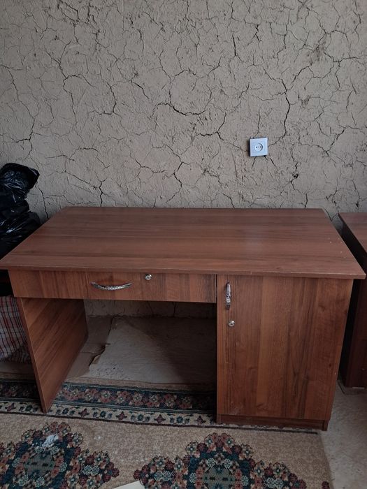 Офисный стол срочно сатылады