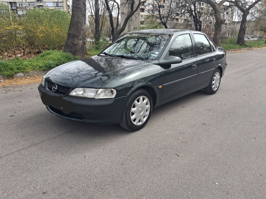 Продавам Опел Вектра