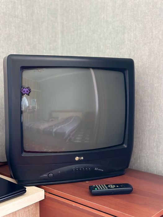 Продом два телевизора динозавра