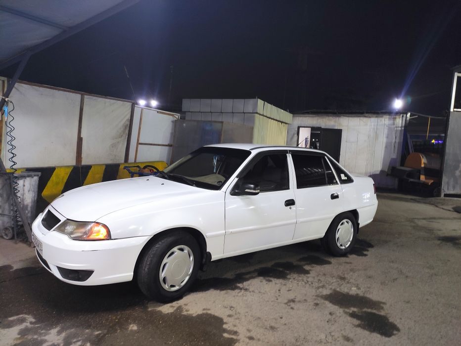 Nexia 2 Dons 1.6 sotiladi