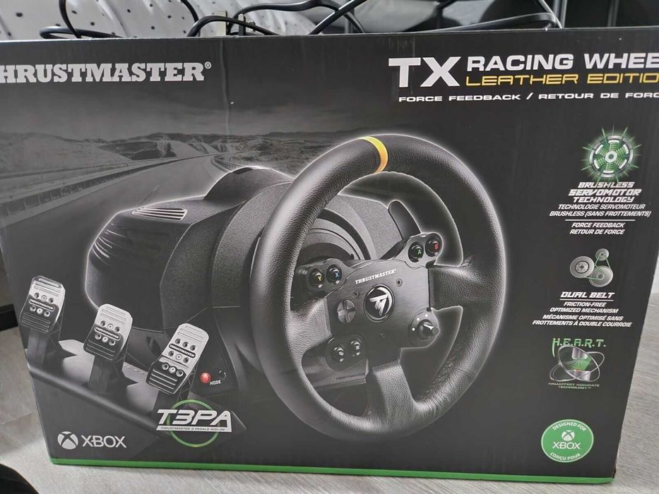 Волан Thrustmaster - TX Racing Leather Ed нов, само тестван с педали