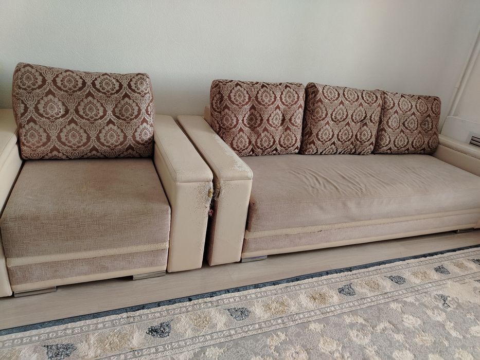 Продаются диван 2 кресла