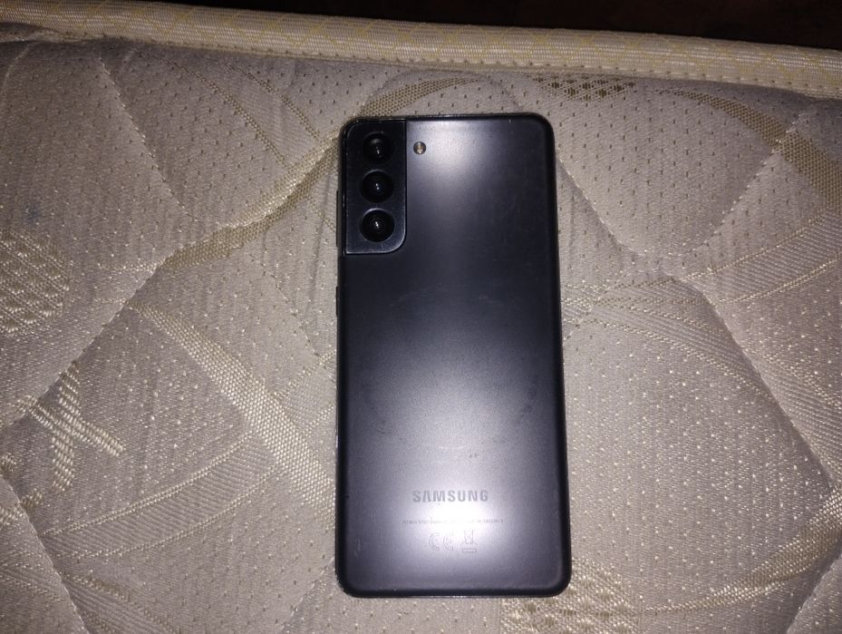 Vând telefon pentru piese