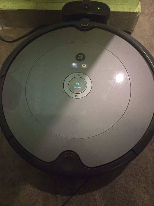 Прахосмукачка  irobot 693