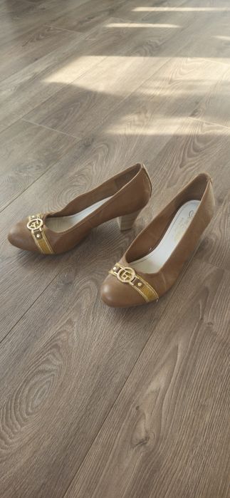 Оригинални боти Guess 38