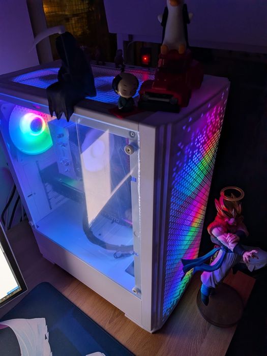 PC Gaming Alb Aqirys Gacrux – Ryzen 5 2600X | RTX 2070 | 32GB RAM