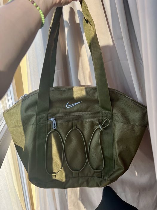 Чисто нова чанта Nike W NK ONE TOTE