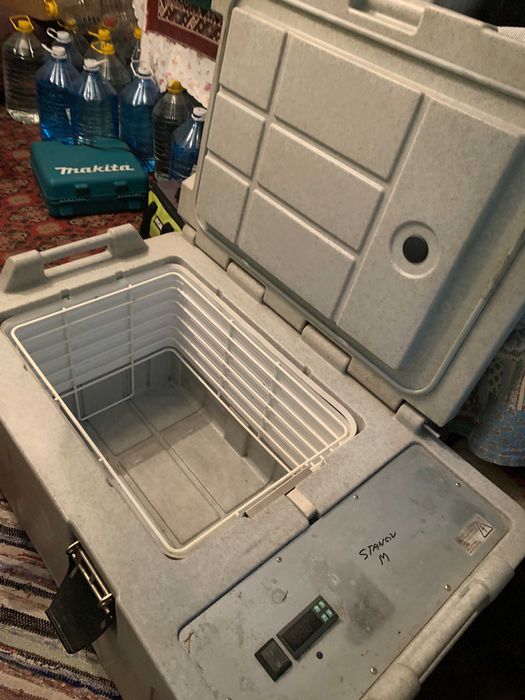 Vand frigider auto/barca/rulota 12v/24v/220v,75L