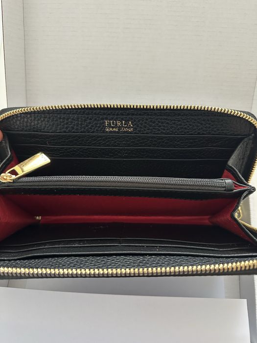 Дамски портмонета FURLA. Различни видове