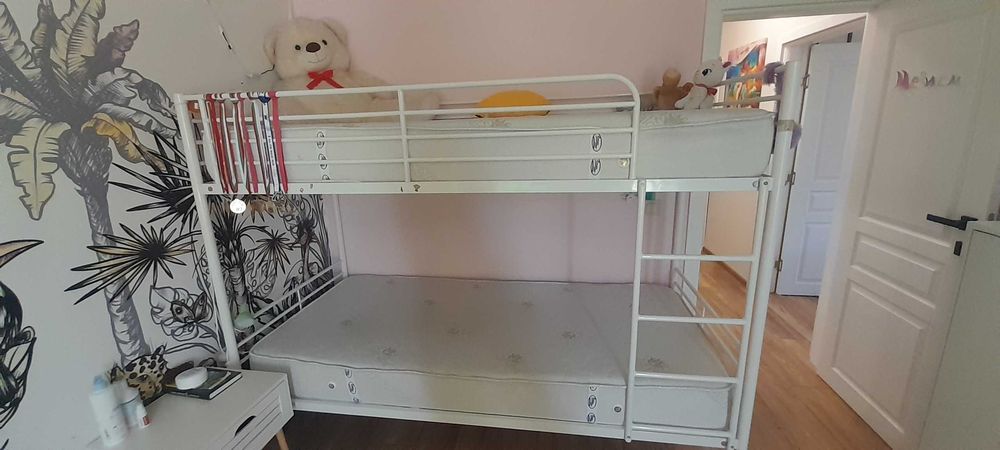 Детско двуетажно легло+шкаф