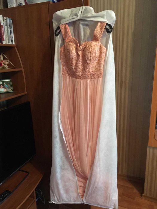 Бална рокля размер М