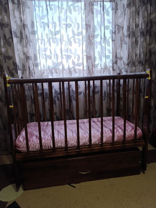 Детская кроватка ( манеж )