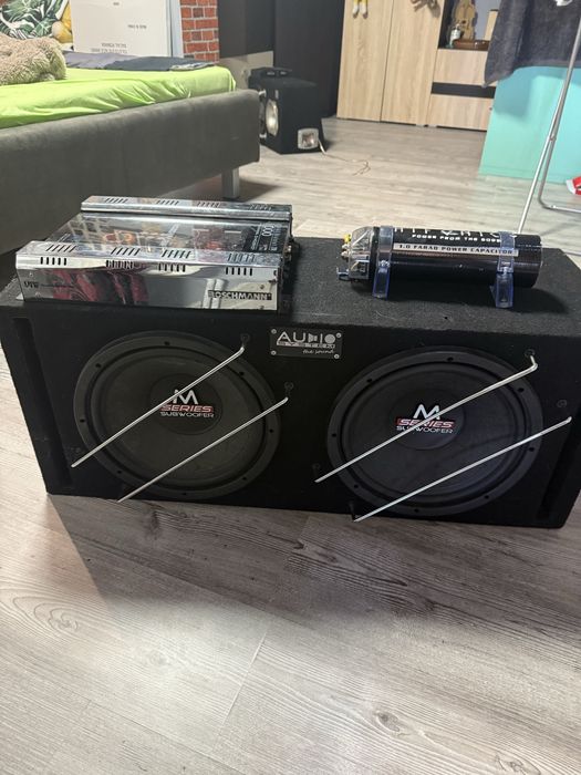 Subwoofer dublu/amplificator/condensator