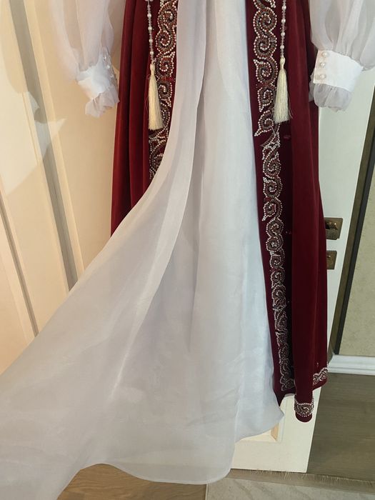 Платье на узату