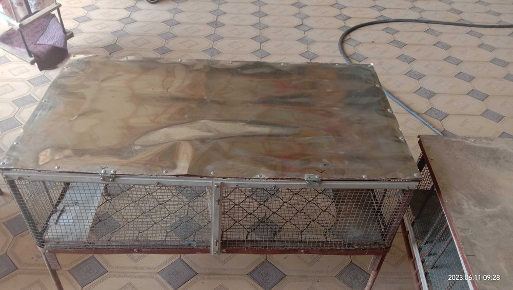 Крольчатники, цыплятники. Quyon va jujalar uchun kataklar.