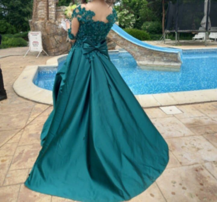 Дамски офицялни рокли